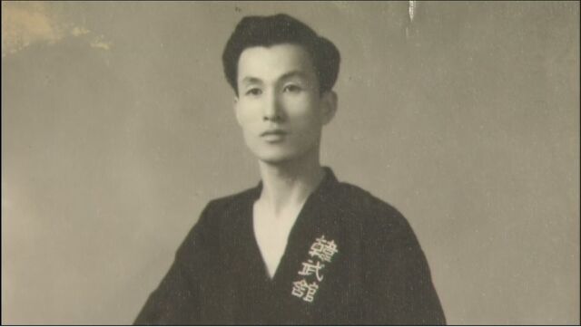 File:LeeKyoYoon.jpg