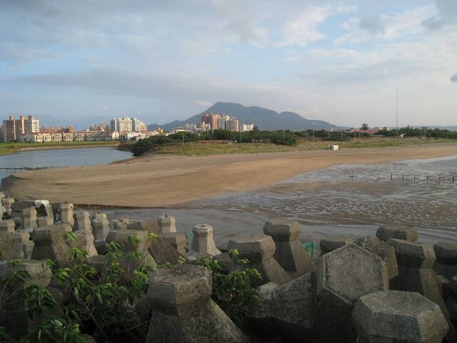 檔案:圖片5公司田溪出海口.jpg