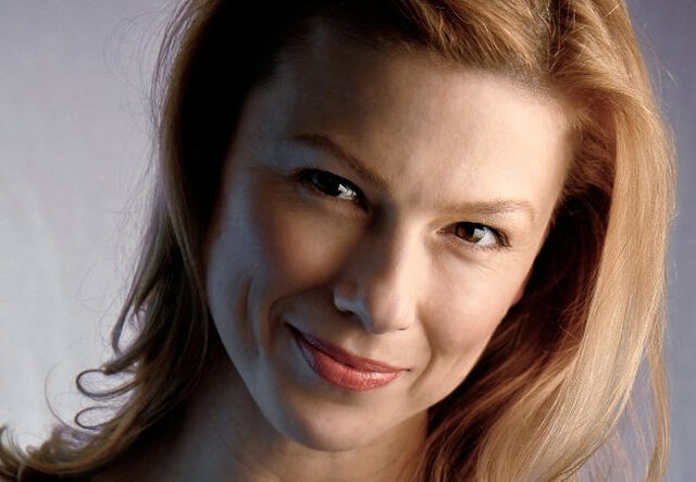 File:Robyn Moore.jpg