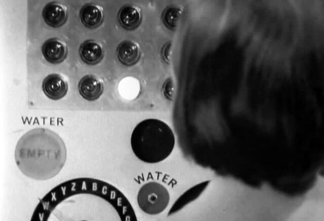 File:VickiFoodMachineTSM.jpg