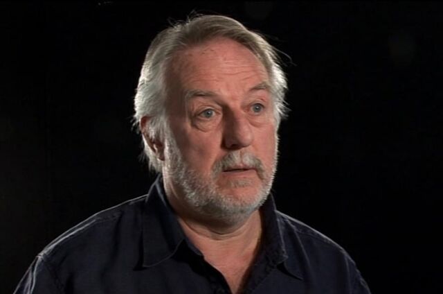 File:Roger Murray-Leach.jpg