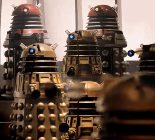 File:Newdalekofficers.jpg