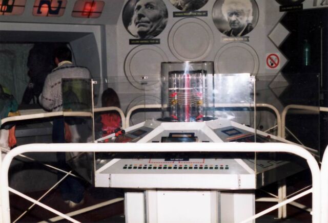 File:Longleatexhibition8b.jpg