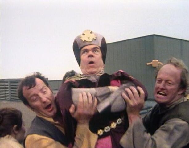 File:Lifting Hade.jpg
