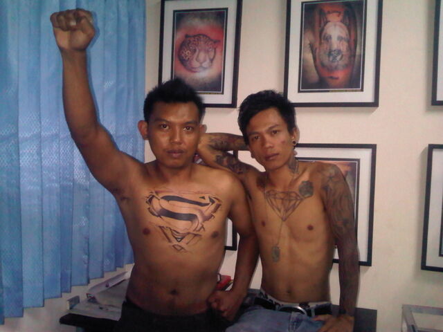 File:Tattoo Superman & Diamond.jpg