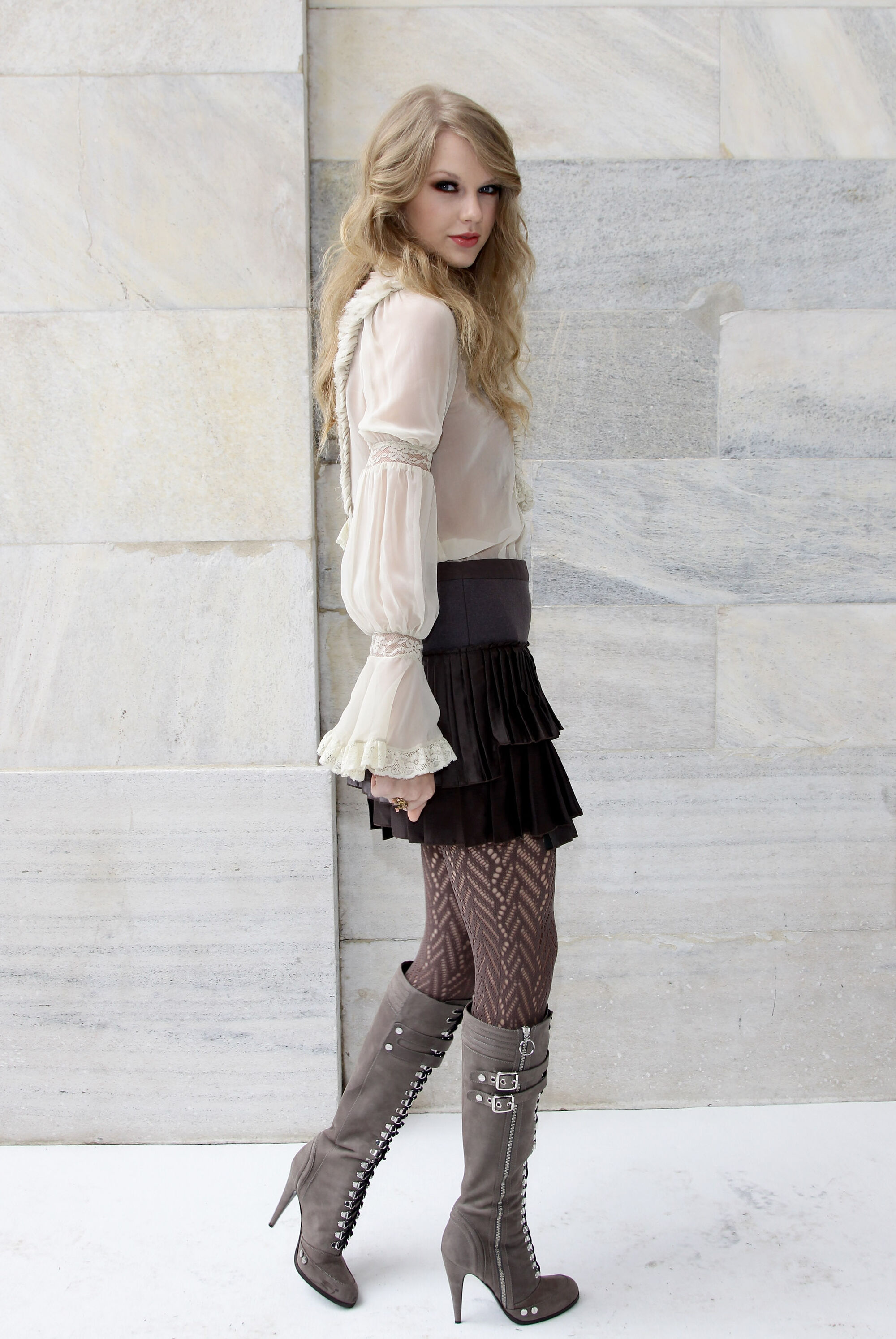 taylor swift thigh high boots