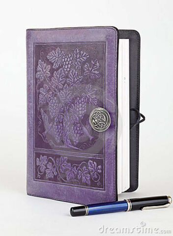 File:Purple-leather-bound-writing-journal-pen-10028052.jpg