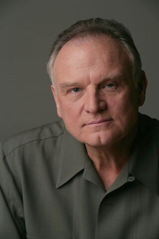 File:Bill Smitrovich.jpg