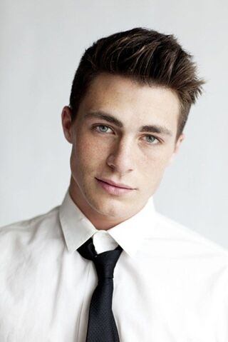 Fichier:Colton haynes.jpg