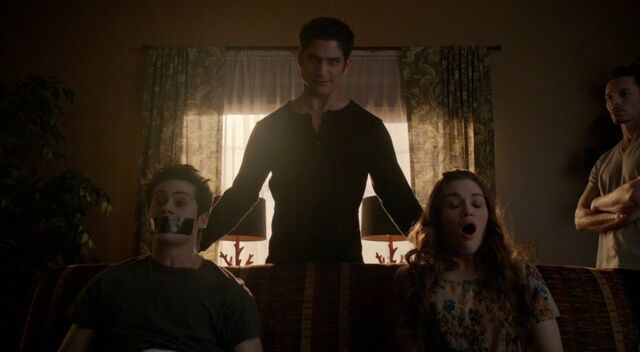 Archivo:De-Void - Stiles, Scott, Lydia, Peter.jpg