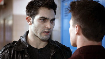 Teen-Wolf-Derek-Hale-tyler-hoechlin-23094687-600-340