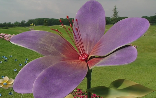 File:Big purple flower.png