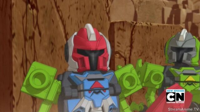 File:Tavox talking to Beag.jpg