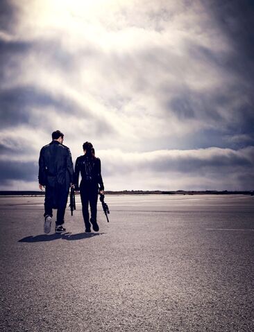 File:Tg-kyle&sarah-promo-ew-1.jpg