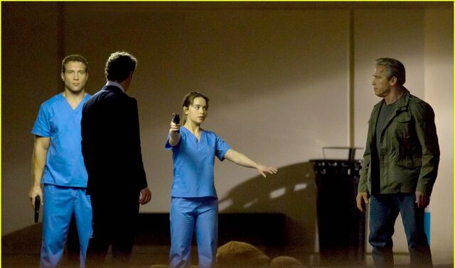 File:Emilia-clarke-super-fierce-on-terminator-genesis-set-16.jpg