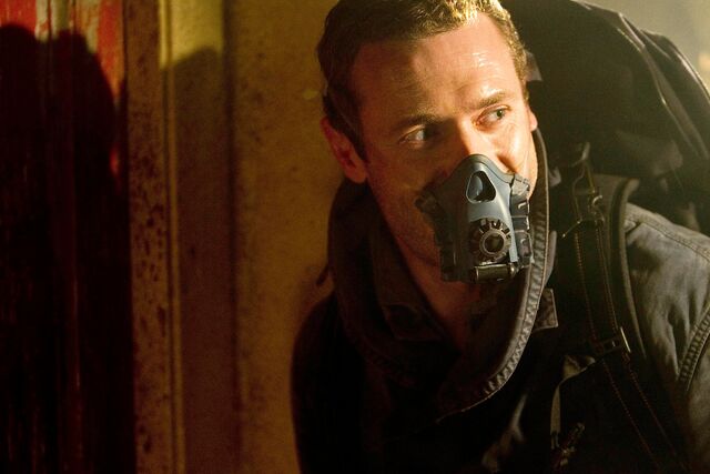File:Terra-Nova-image-Jason-OMara-1.jpg