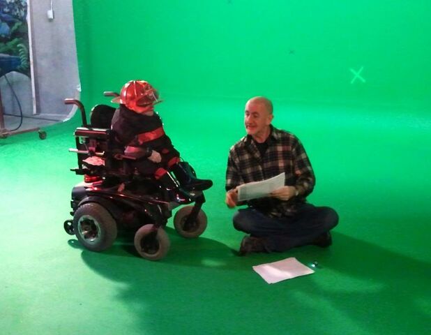 File:Tesla Rehearsing with MoJo.jpg