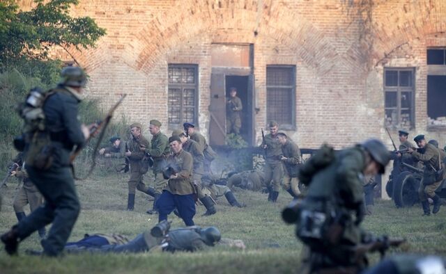 File:Pb-110622-reenact-battle-ps.photoblog900.jpg