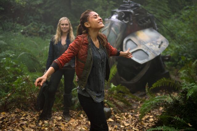 Fichier:TwilightsLastGleaming 1x05 (5).jpg