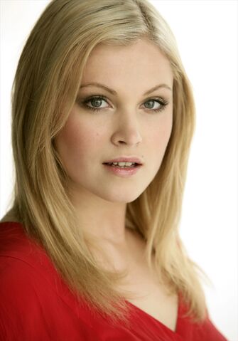 Archivo:Eliza-Taylor.jpg