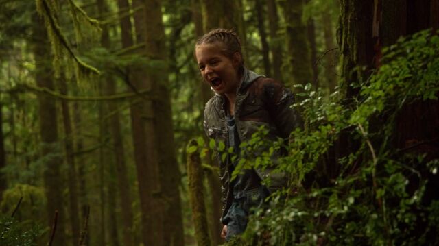 Fichier:Charlotte-Screaming-Earth-Kills.jpg