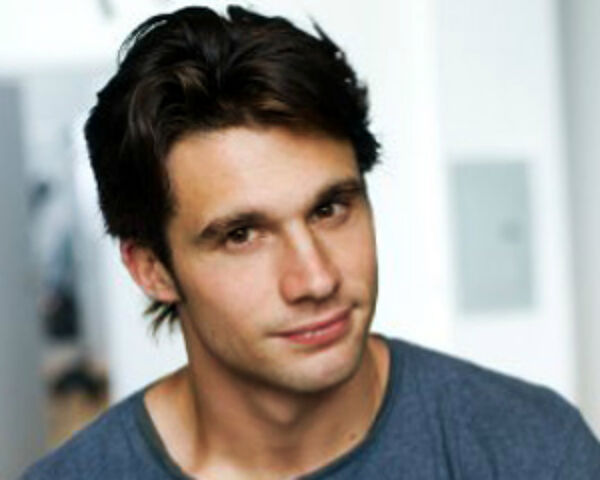 File:Ethan Parker 5.jpg