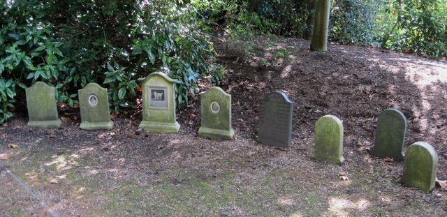 File:Pet Cemetary.jpg