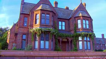 Anubis House
