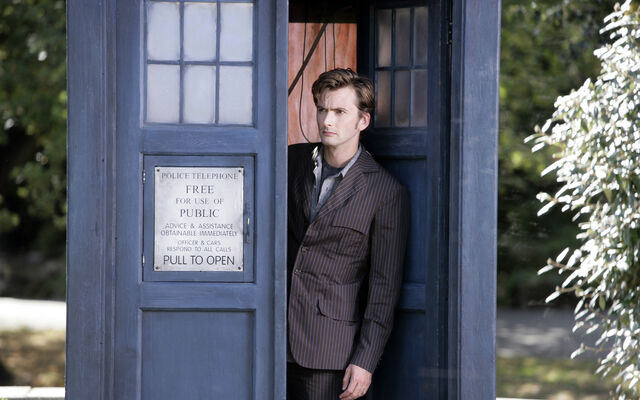 File:Tardis-david-tennant-doctor-who-tenth-doctor-HD-Wallpapers.jpg