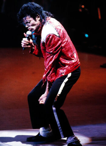 File:Michael+Jackson+Bad+Tour.jpg