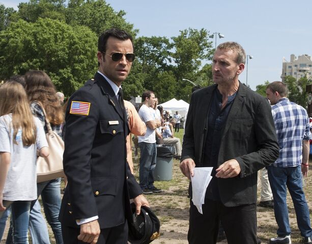 File:1x01 MattAndKevin.jpg