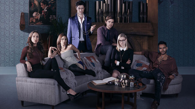 Datei:The-magicians-cast-syfy.jpg