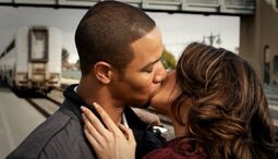 Nathan Sophia Kiss 210