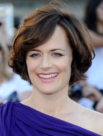File:SarahClarke.FrazerHarrison.jpg