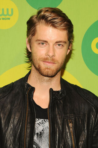 File:CW+Network+New+York+2013+Upfront+Presentation+LfwK7BcSRRll.jpg