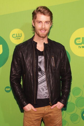 File:Luke Mitchell 048.jpg