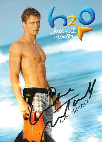 File:Luke Mitchell 031.jpg