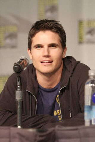 File:Robbie.jpg