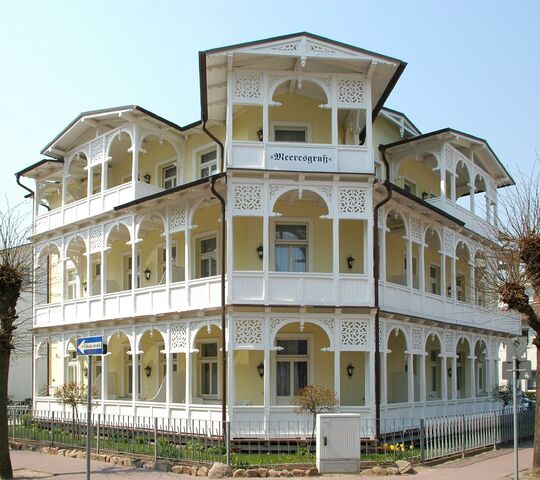 File:Baederarchitektur-Binz 1658.jpg