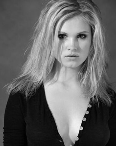 Файл:Eliza-Taylor-Cotter-neighbours-girls-10019190-600-750.jpg