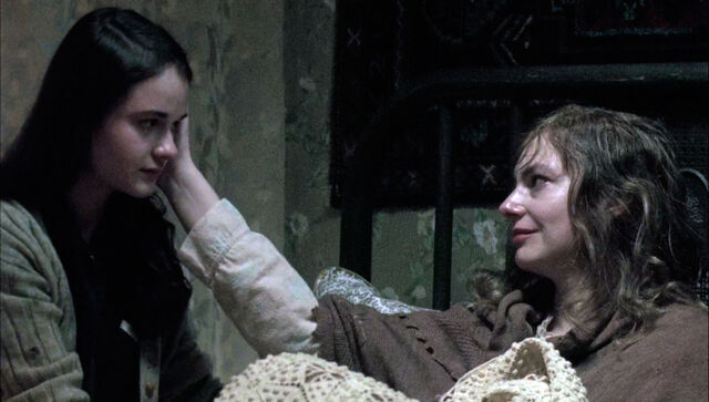 File:The americans-elizabeths mother 05.jpg