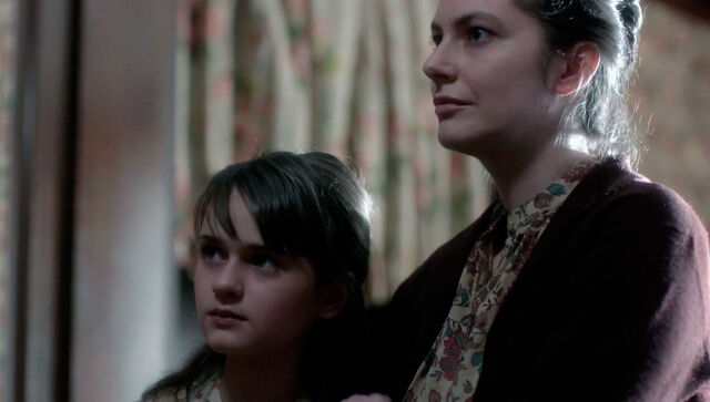 File:The americans-elizabeths mother 01.jpg