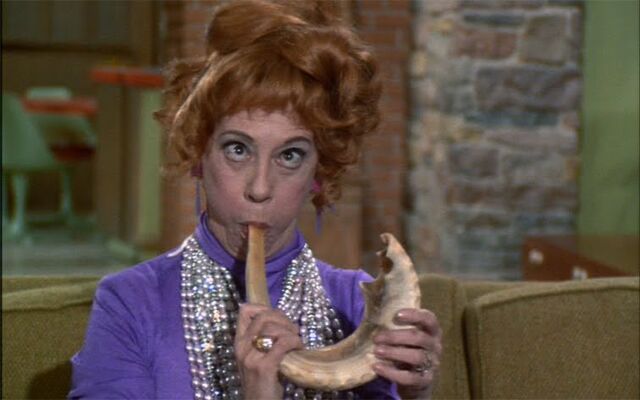 File:Aunt Jenny Shofar Horn.jpg
