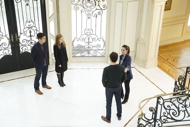 File:1x02-2.jpg