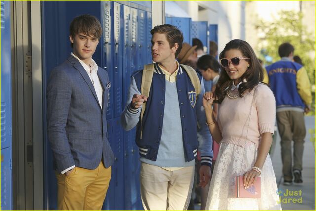 File:New-descendants-stills-focus-on-auradon-prep-04.jpg