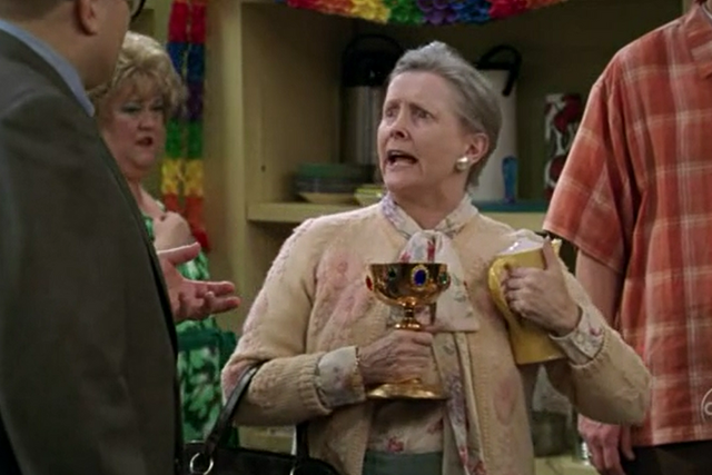 File:Millicent Martin as Helen.png
