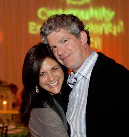 File:Les Firestein & wife Gwyn Lurie.jpg