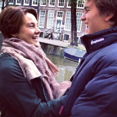 File:419344-the-fault-in-our-stars-movie-the-latest-photos-from-the-set-featuring-.jpg