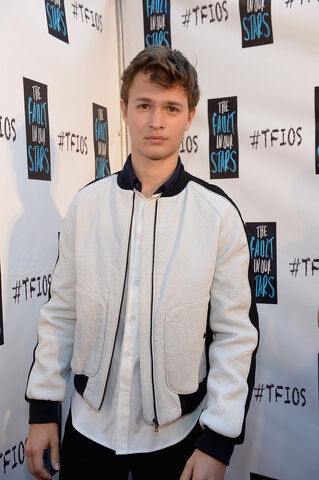 File:Ansel+Elgort+Fault+Stars+Miami+Fan+Event+4KnRhKWYOpEx.jpg