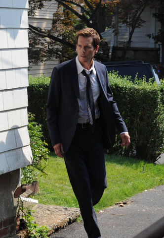 File:The Following 1x02-3.jpg